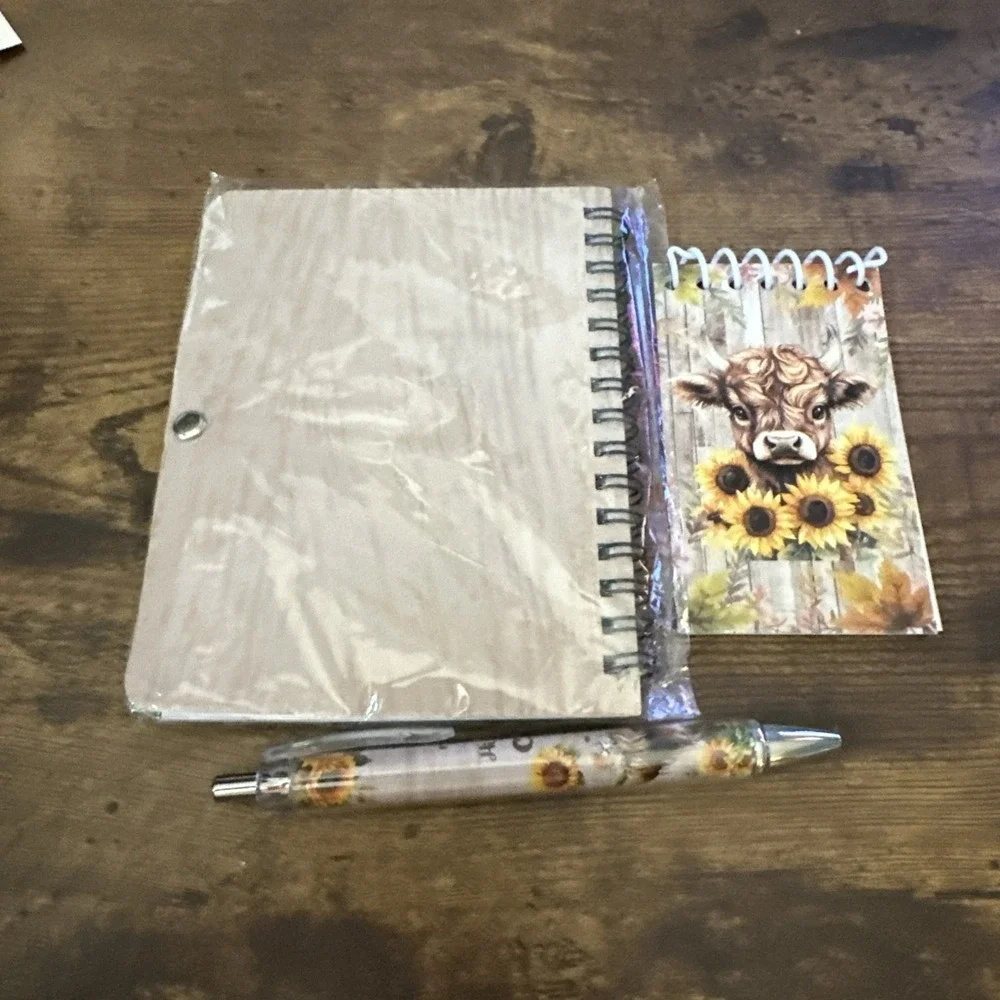 Highland Cow Floral Mini Notebook and Pen 3 piece Set NIB